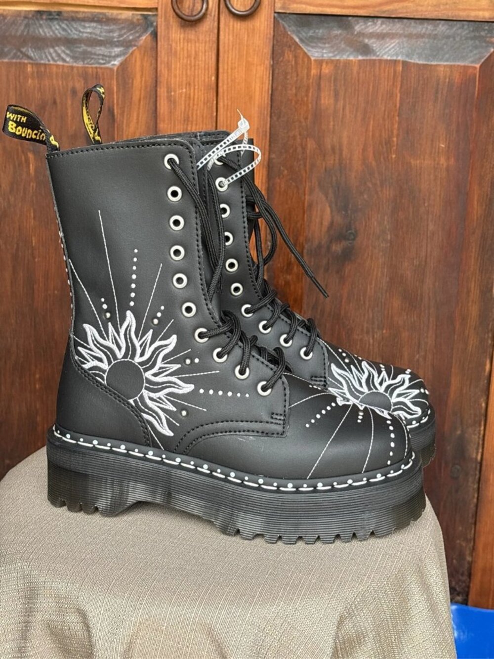 Dr. Martens Jadon Hi Solar Flare Platform Boots Black Embroidered New size 6